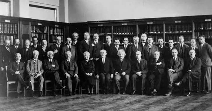 Paul Dirac - Sixth Solvay Conference on Physics, Brussels, 1930
standing, from left to right
E. Herzen,
É. Henriot,
J. Verschaffelt,
C. Manneback,
A. Cotton,
J. Errera,
O. Stern,
A. Piccard,