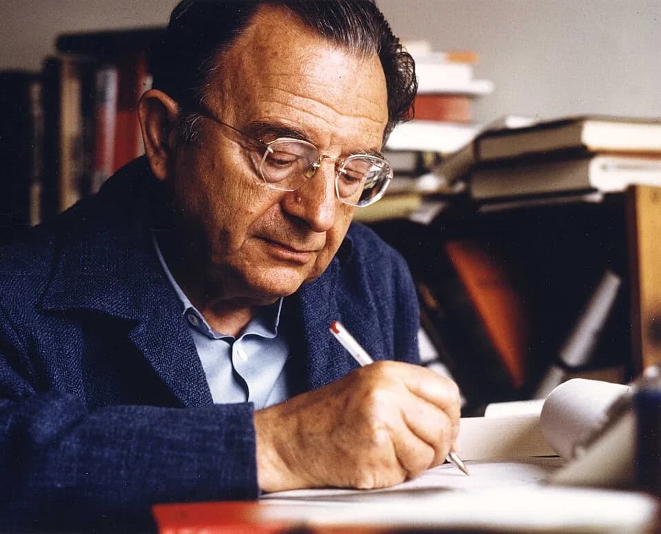Erich Fromm - Erich Fromm