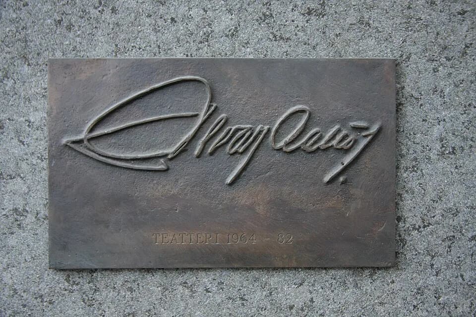 Alvar Aalto - The signature of Alvar Aalto on the wall of Jyväskylä's theatre building (Finland).
