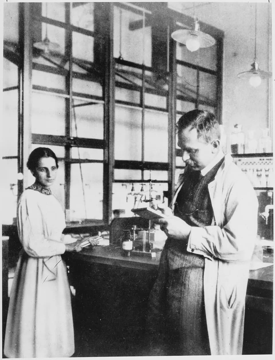 Lise Meitner - Lise Meitner and Otto Hahn at laboratory, Kaiser-Wilhelm Institut für Chemie, Berlin.