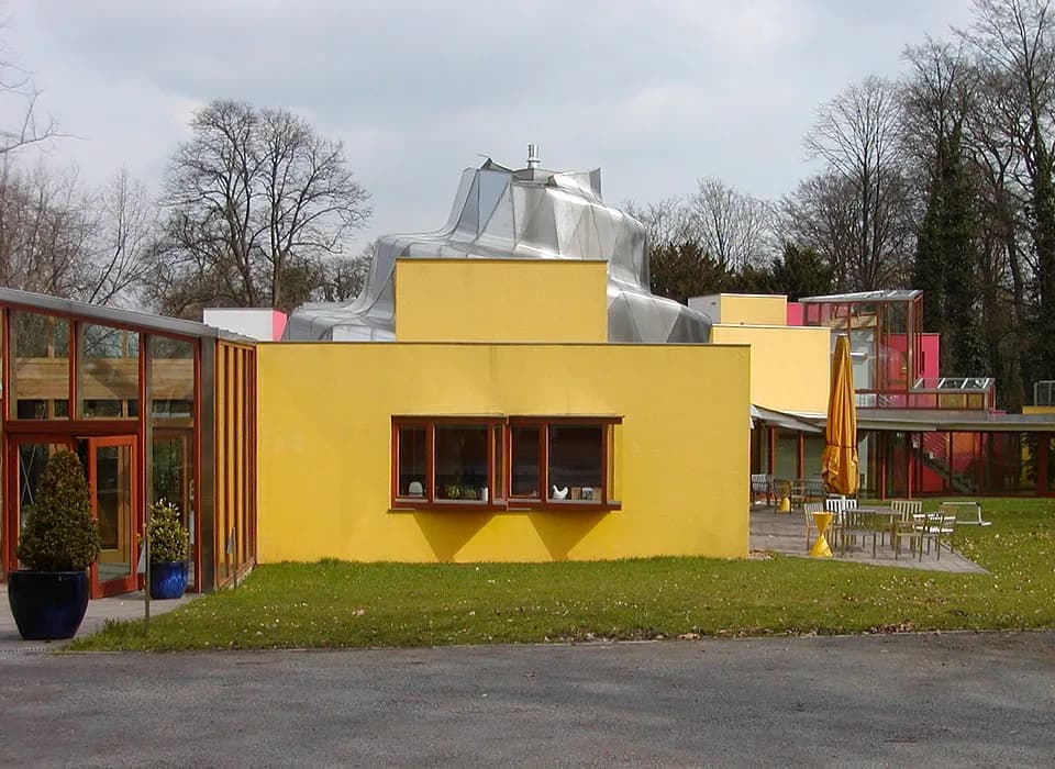 Frank Gehry - RonaldMcDonald-Haus de:Bad Oeynhausen
Sonstiges: