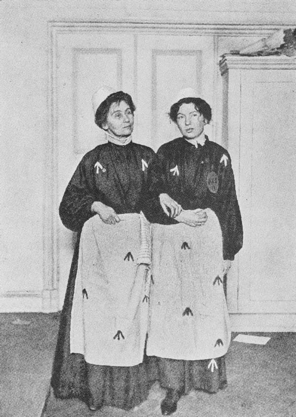 Emmeline Pankhurst - Emmeline Pankhurst and her daughter Christabel in prison dress