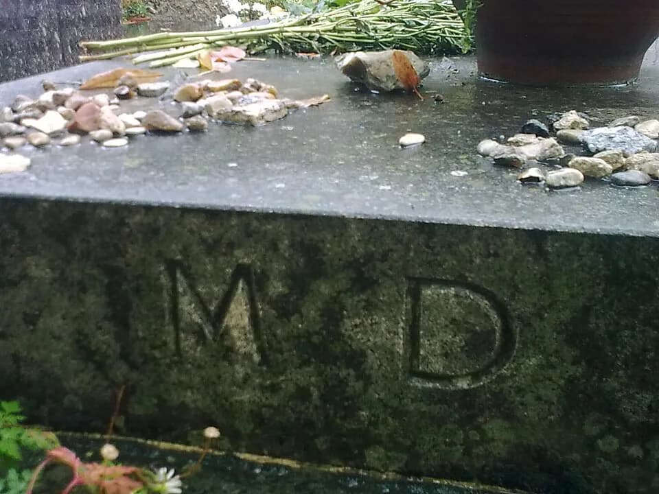 Marguerite Duras - Pierre tombale de Marguerite Duras (Cimetière du Montparnasse, Paris).