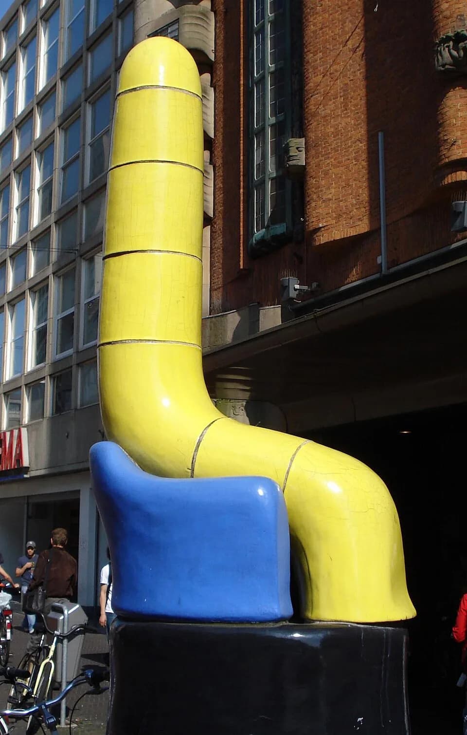 Paul Éluard - Den Haag, centrum. Kunstroute Sokkelplan. Kunstwerk "La nostalgie de la lumière totale" van Jan Snoeck. Den Haag/The Netherlands.