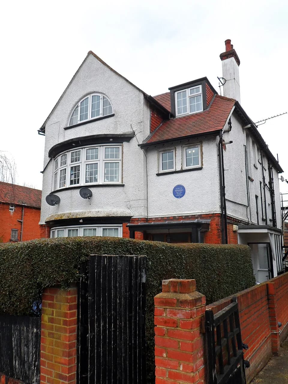 Evelyn Waugh - Evelyn Waugh 1903 - 1966 writer lived here