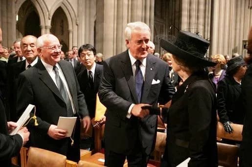 Yasuhiro Nakasone - Former British Prime Minister Margaret Thatcher (right) is greeted by former Canadian Prime Minister Brian Mulroney, Former Soviet President Mikhail Gorbachev and former Japanese P