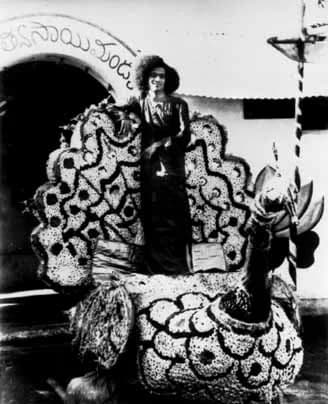 Sathya Sai Baba - Sathya Sai Baba:Indian spiritual leader, philanthropist and guru Sathya Sai Baba standing on a float in 1946.