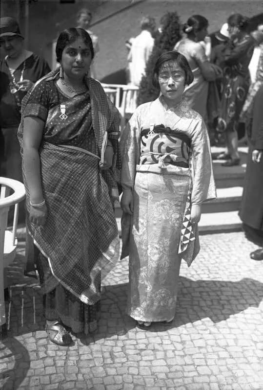 Sarojini Naidu - For documentary purposes the German Federal Archive often retained the original image captions, which may be erroneous, biased, obsolete or politically extreme. Inder unter Frauenführ