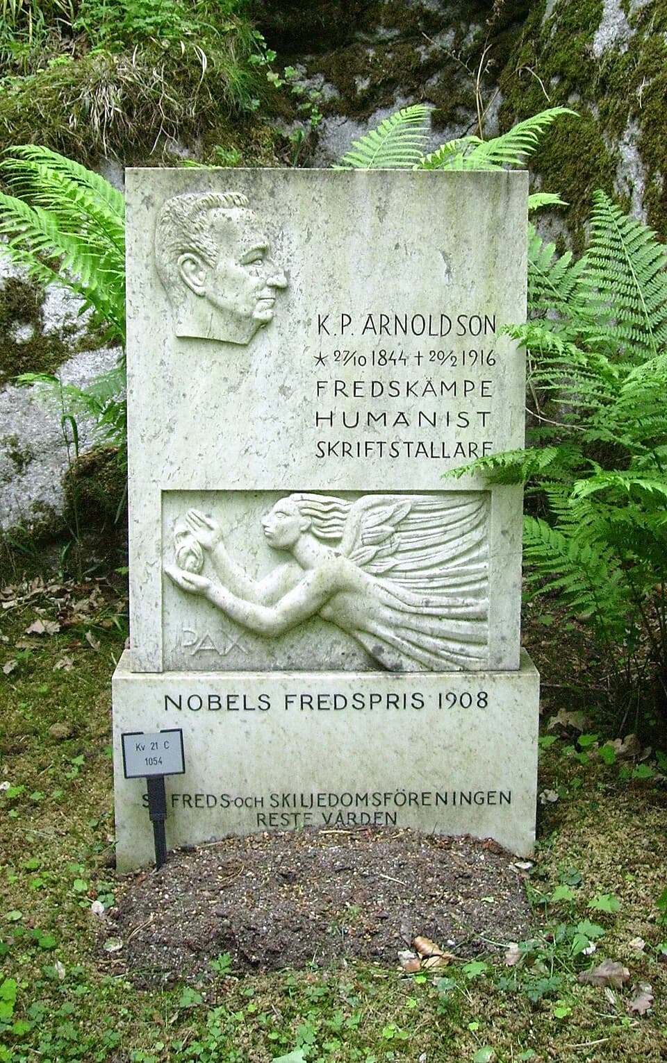 Klas Pontus Arnoldson - Picture of K.P. Arnoldson's grave at Norra begravningsplatsen in Solna