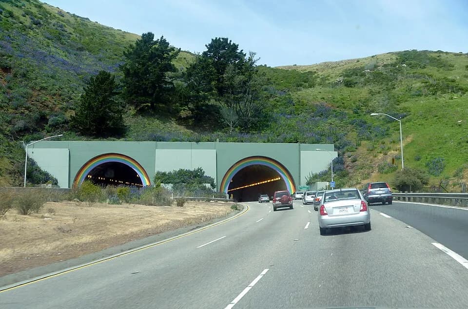 Robin Williams - w:Waldo Tunnel, southern portal.