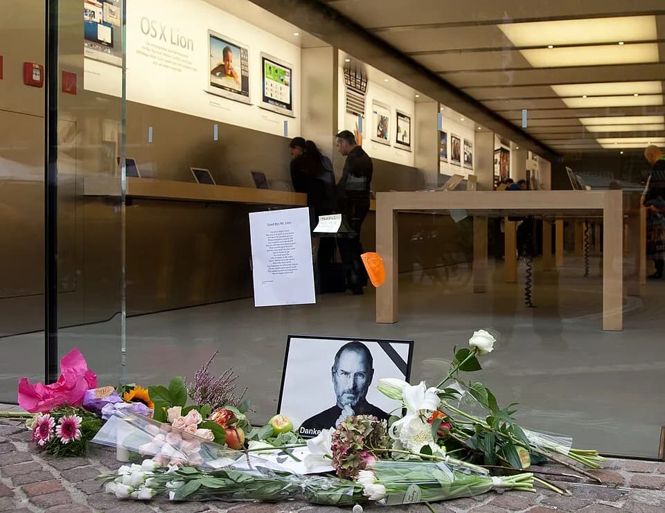 Steve Jobs - Apple Store in Frankfurt (Germany) after death of Steve Jobs.