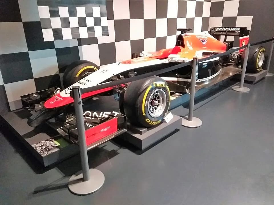 Jules Bianchi - Jules Bianchi, né le 3 août 1989 à Nice et mort le 17 juillet 2015 dans la même ville, est un pilote automobile français.
ll est intégré en 2013, peu avant le premier Grand Prix de l