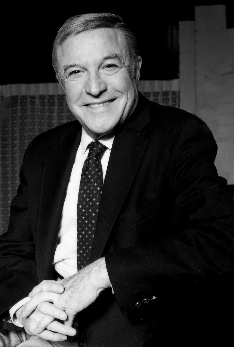 Gene Kelly - Gene Kelly portrait smiling