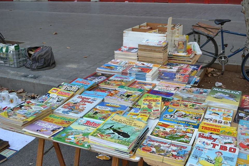 Walt Disney - Historietas (cómics) en el Rastro en la Plaça de Lluís Casanova,
