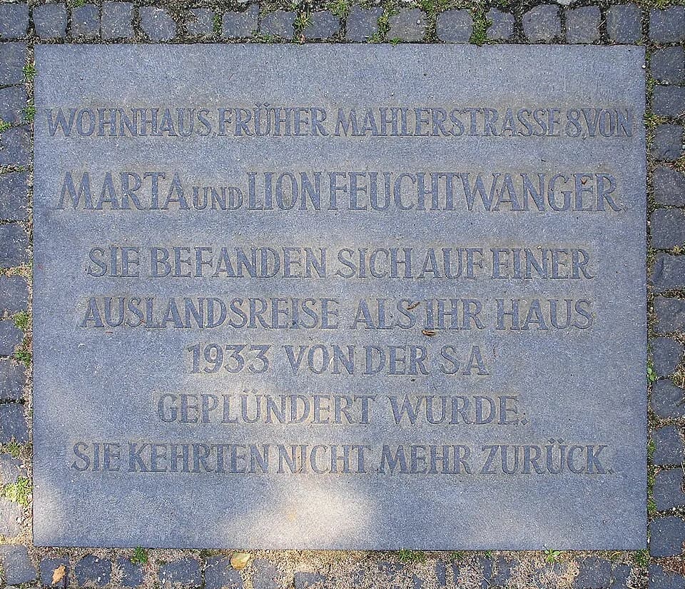 Lion Feuchtwanger - Memorial plaque, Lion Feuchtwanger, Regerstraße 8, Berlin-Grunewald, Germany