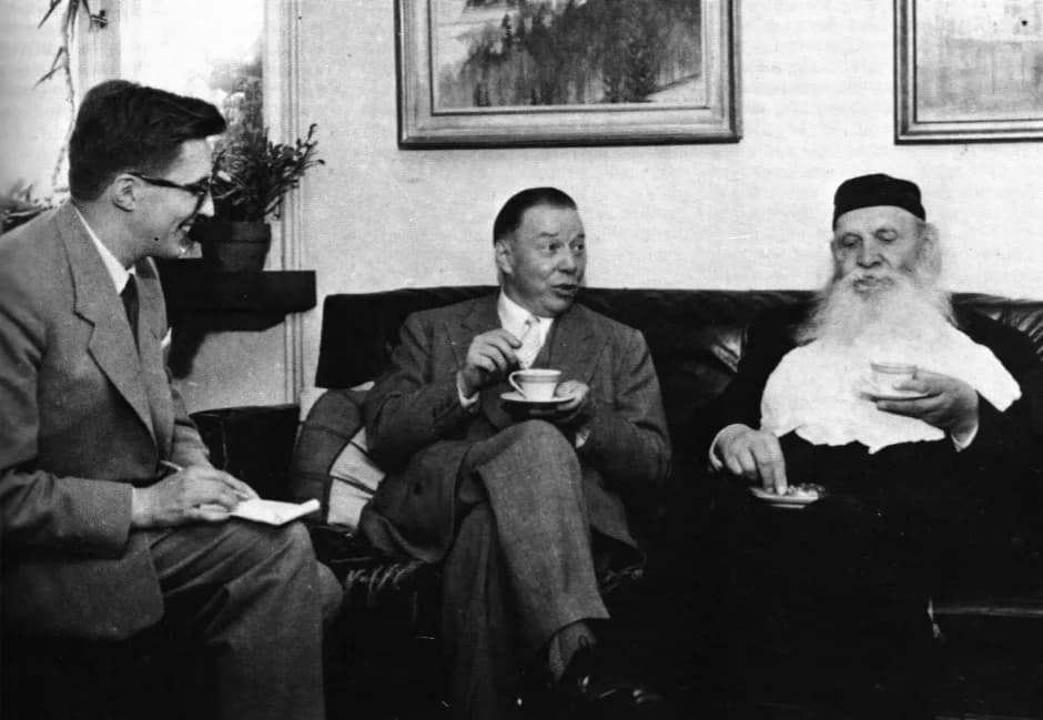 Mika Waltari - Finnish writers at the 70th birthday of Frans Emil Sillanpää in Helsinki in 1958, from left: Lassi Nummi, Mika Waltari, F. E. Sillanpää.