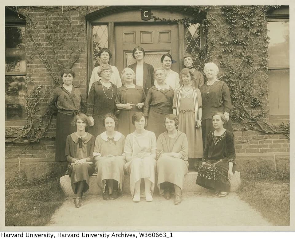 Cecilia Helena Payne Gaposchkin - A cross-generational group photo of the women who worked at Harvard. This was taken in 1925. It is a photo that tells the end of women computers and the beginning of