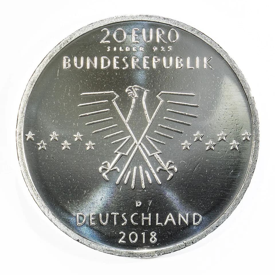 Ernst Otto Fischer - Wertseite der von der Bundesrepublik Deutschland anlässlich des 100. Geburtstages Enst Otto Fischers am 11. Oktober 2018 ausgegebenen Gedenkmünze.
