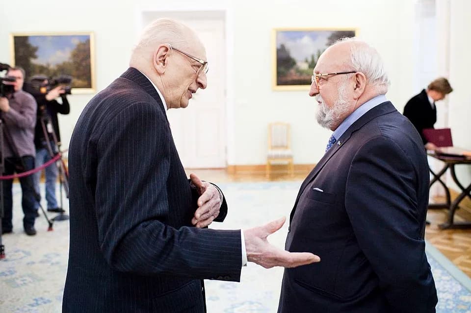 Krzysztof Penderecki - Władysław Bartoszewski, Krzysztof Penderecki na posiedzeniu Kapituły Orderu Orła Białego