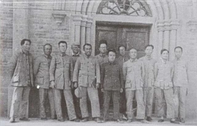 Liu Shaoqi - 1938 Mao Zedong Wang Ming in Yan'an with Wang Ming, Chu De, Pang Dehuai, Liu Shouqi, Zhou Enlai, etc.