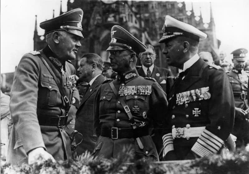 Erich Raeder - * Blomberg, Werner von: Reichskriegsminister (1933-1938), Oberbefehlshaber der Wehrmacht (1935-1938), Generalfeldmarschall (nach 1936), Ritterkreuz (RK), Heer, Deutschland
Fritsch, Wern