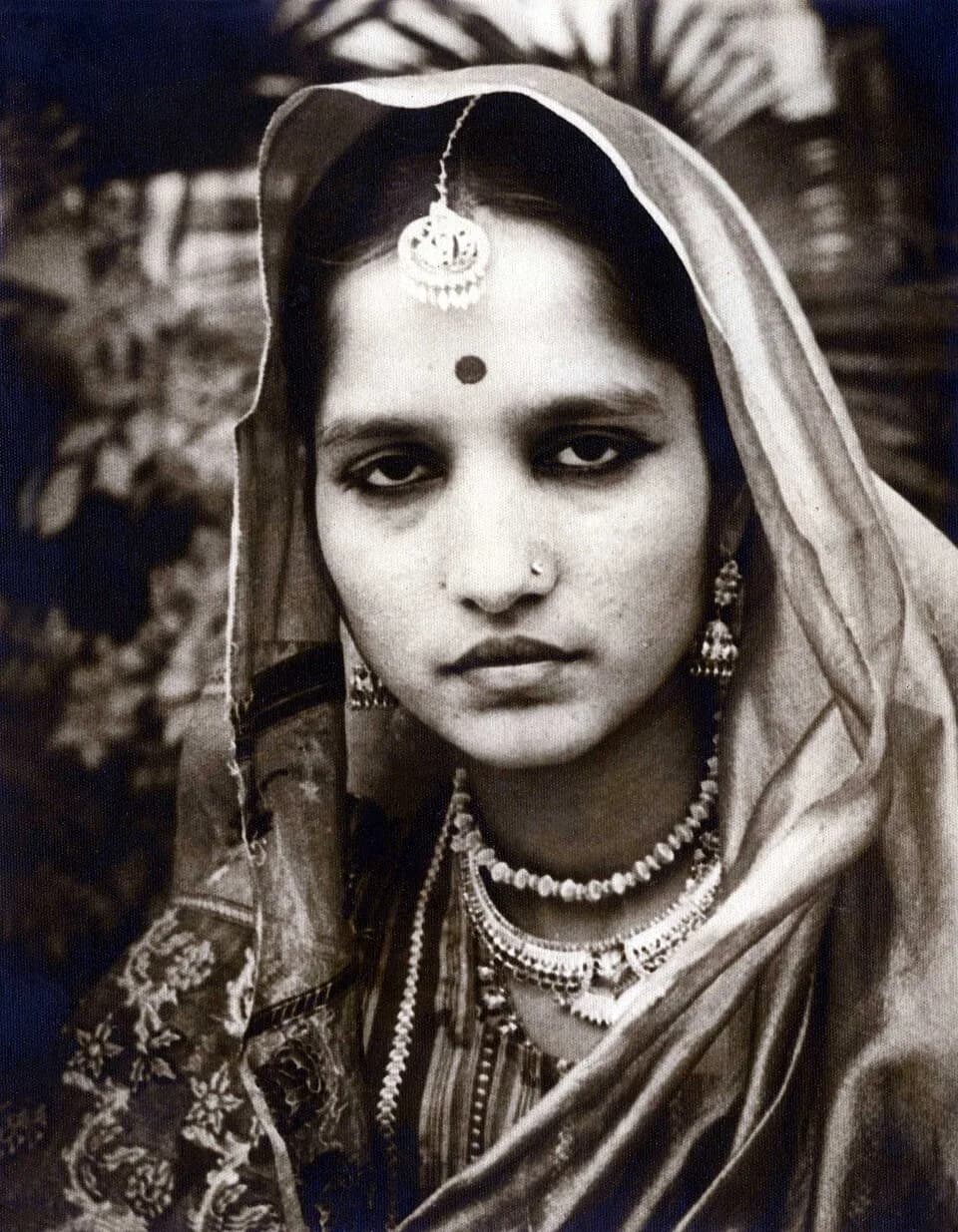 Charan Singh - Jai Pal married Ved Wati (this photo is circa 1950), 2nd of 6 children of Chaudhary Charan Singh