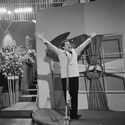Domenico Modugno - Domenico Modugno at the 1958 Eurovision Song Contest in Hilversum