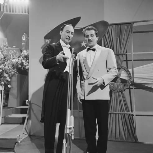 Domenico Modugno - Conductor Alberto Semprini and singer Domenico Modugno at the 1958 Eurovision Song Contest in Hilversum