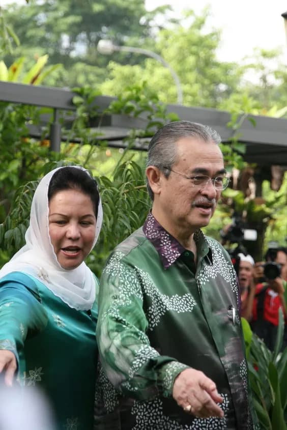Abdullah Ahmad Badawi - Badawi+wife01.jpg