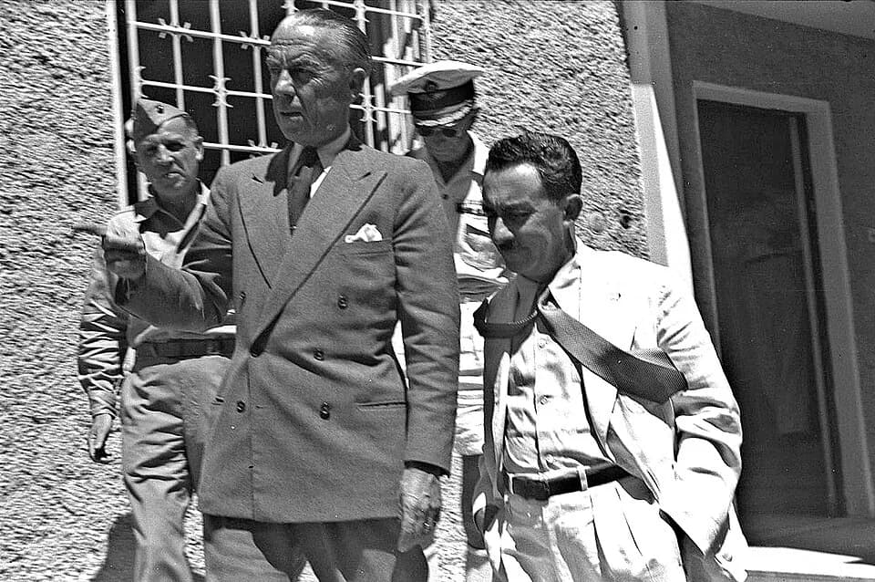 Moshe Sharett - Count Bernadotte (L) Visiting Foreign Min. Mr. Moshe Sharett At Hakirya.