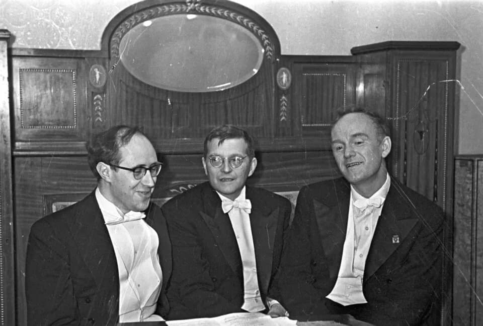 Sviatoslav Richter - “Mstislav Rostropovich, Dmitry Shostakovich and Svyatoslav Richter”. From left: Mstislav Rostropovich, Dmitry Shostakovich and Svyatoslav Richter, People's Artists of the USSR.