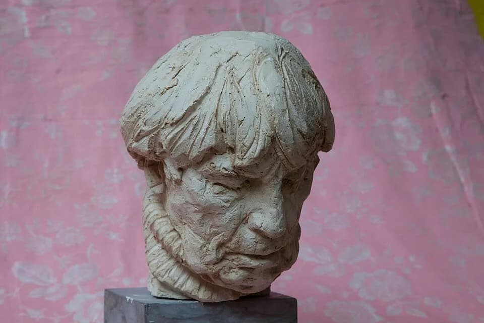 Johannes Heesters - Bust of Johannes Heesters by Bertrand Freiesleben