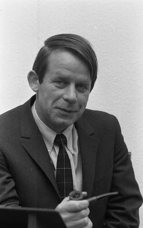 Siegfried Lenz - For documentary purposes the German Federal Archive often retained the original image captions, which may be erroneous, biased, obsolete or politically extreme. Dichterlesung Siegfrie