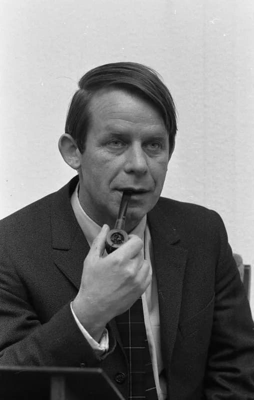 Siegfried Lenz - For documentary purposes the German Federal Archive often retained the original image captions, which may be erroneous, biased, obsolete or politically extreme. Dichterlesung Siegfrie