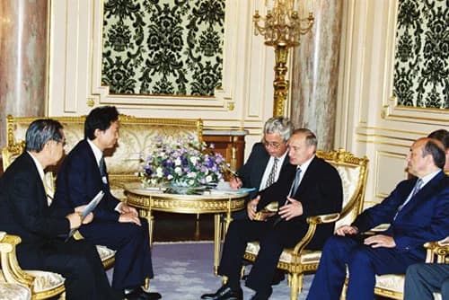 Tsutomu Hata - TOKYO. A meeting with the leader of the main opposition Democratic Party of Japan, Yukio Hatoyama.
