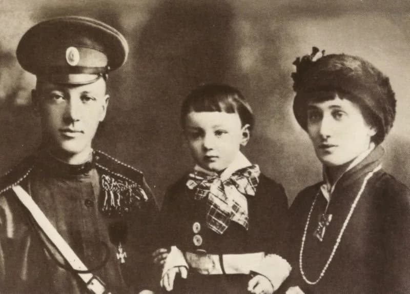 Lev Gumilev - Nikolai Gumilev, Lev Gumilev and Anna Akhmatova