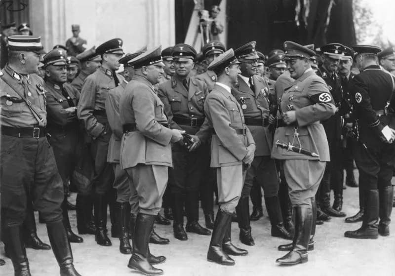 Robert Ley - For documentary purposes the German Federal Archive often retained the original image captions, which may be erroneous, biased, obsolete or politically extreme. Nürnberg, Luitpoldhalle, R