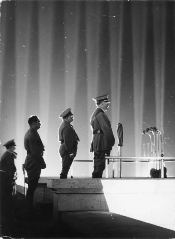 Robert Ley - For documentary purposes the German Federal Archive often retained the original image captions, which may be erroneous, biased, obsolete or politically extreme. This description has been