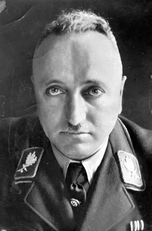 Robert Ley - For documentary purposes the German Federal Archive often retained the original image captions, which may be erroneous, biased, obsolete or politically extreme. Robert Ley
Porträt von Rob