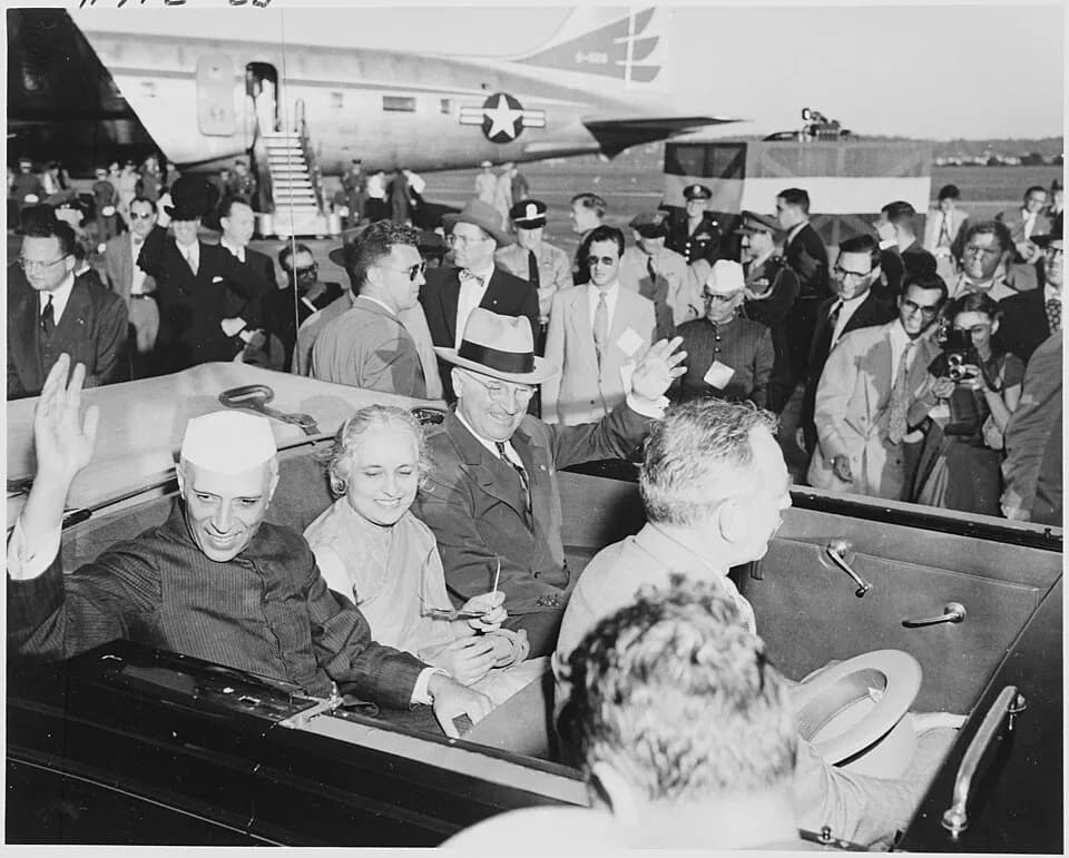 Vijaya Lakshmi Pandit - Photograph of President Truman and Indian Prime Minister Jawaharlal Nehru, with Nehru's sister, Madame Pandit, waving... - NARA - 200154.jpg