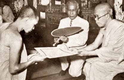 Plaek Phibunsongkhram - Thailand Prime Minister at the time, Phibul (centre), joining the graduation ceremony of the Mahachulalongkornrajavidyalaya’s first graduates.Mahachulalongkornrajavidyalaya Uni