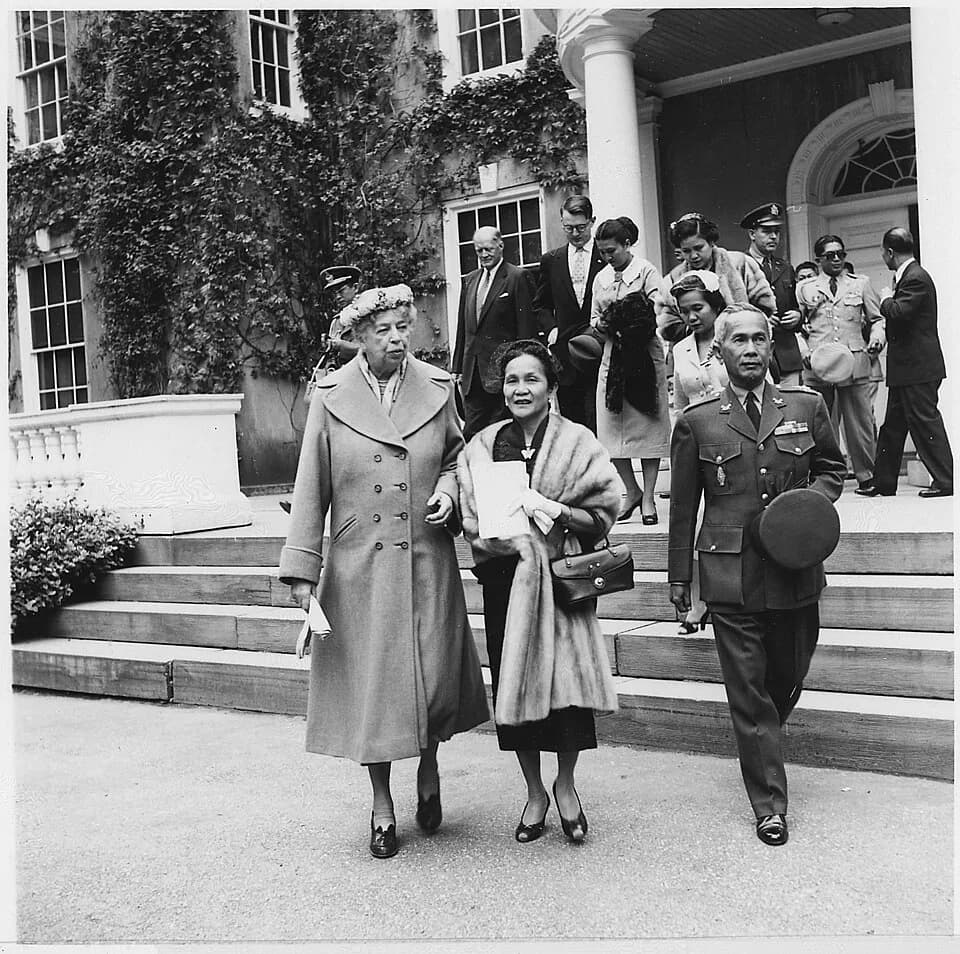 Plaek Phibunsongkhram - Eleanor Roosevelt with Marshall and Mrs Pibul Songgram of Thailand at Hyde Park, New York - NARA - 195948.jpg
