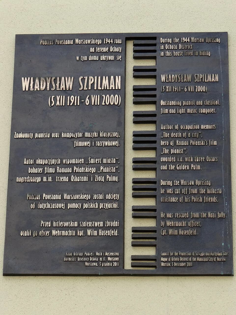 Władysław Szpilman - Tablica upamiętniająca postać Władysława Szpilmana na budynku przy al Niepodległości 223