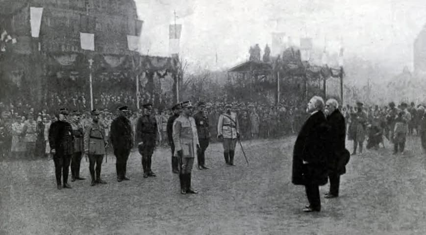 Douglas Haig, 1st Earl Haig - General Pétain becomes Marshal of France in Metz. Behind him are marshals Joffre, Foch and generals Haig, Pershing, Gillian, Albricci and Haller. In front of him are pres