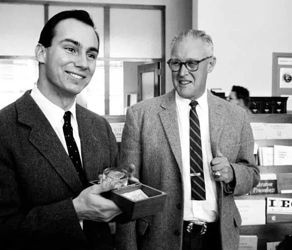 Aga Khan IV - Aga Khan IV receiving a gift of Trinitite while visiting the Los Alamos National Laboratory.