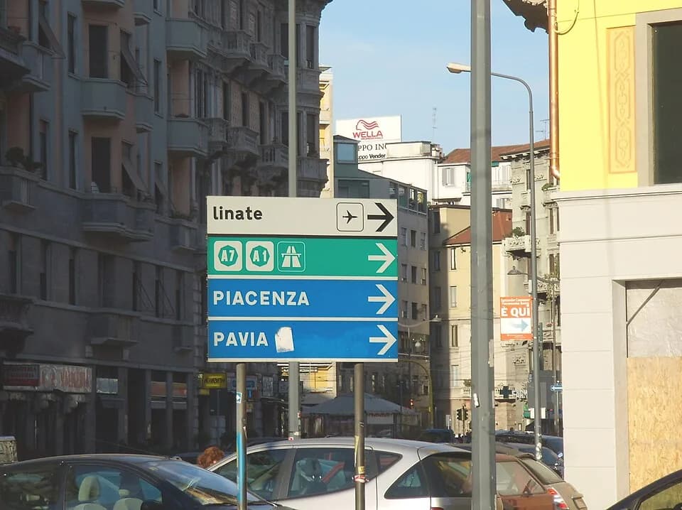 Giovanni Battista Pergolesi - Cartelli di direzione urbani a Milano (via Pergolesi).
