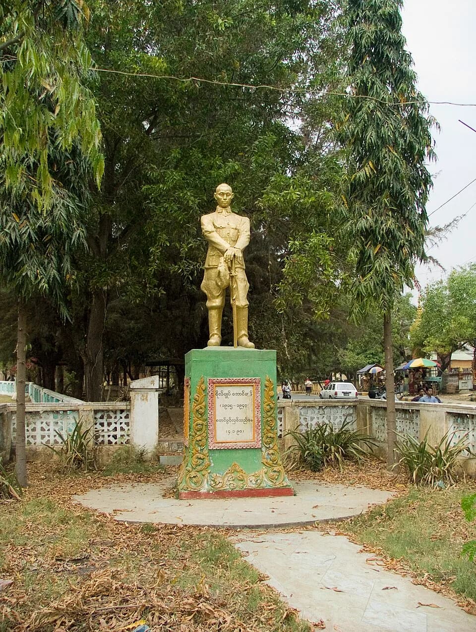 Aung San - Aung San statue, Myanmar