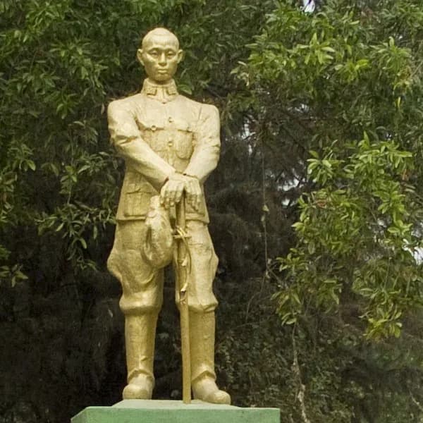 Aung San - Aung San statue, Myanmar