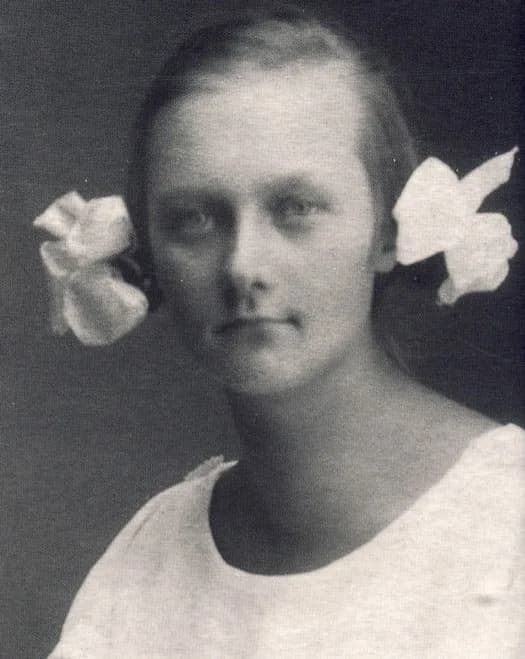 Astrid Lindgren - Astrid Lindgren som konfirmand 1923