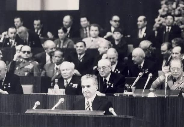 Konstantin Chernenko - Nicolae Ceauşescu in Moscow to celebrate the 60th birthday of the USSR (Palace of Congresses in Moscow Kremlin)